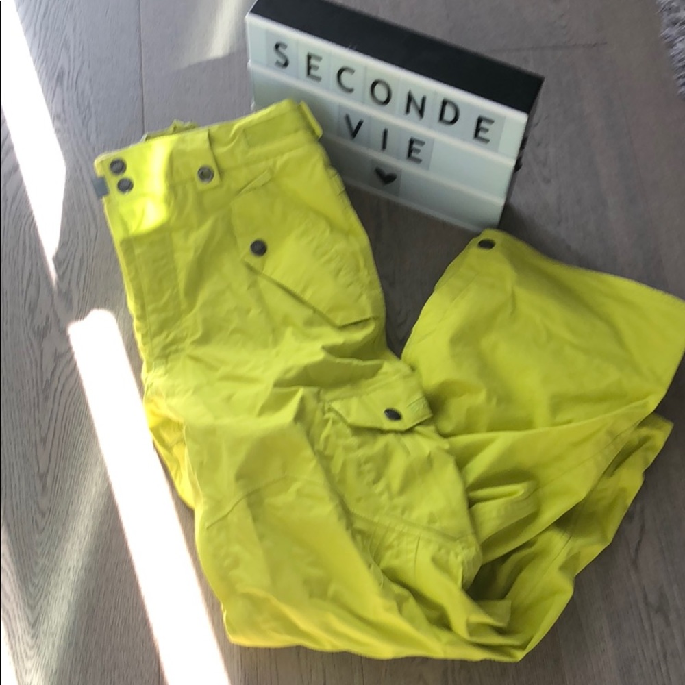 Men’s 686 snowboarding pants